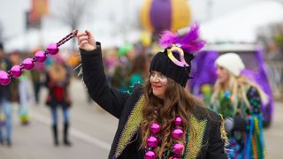 St. Louis Celebrates Soulard Mardi Gras Parade Despite Rain (The Lou Information Station). Photo by Explore St. Louis